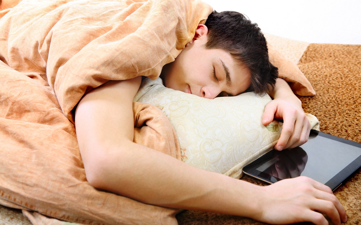 איך משכנעים בני נוער ללכת כבר לישון